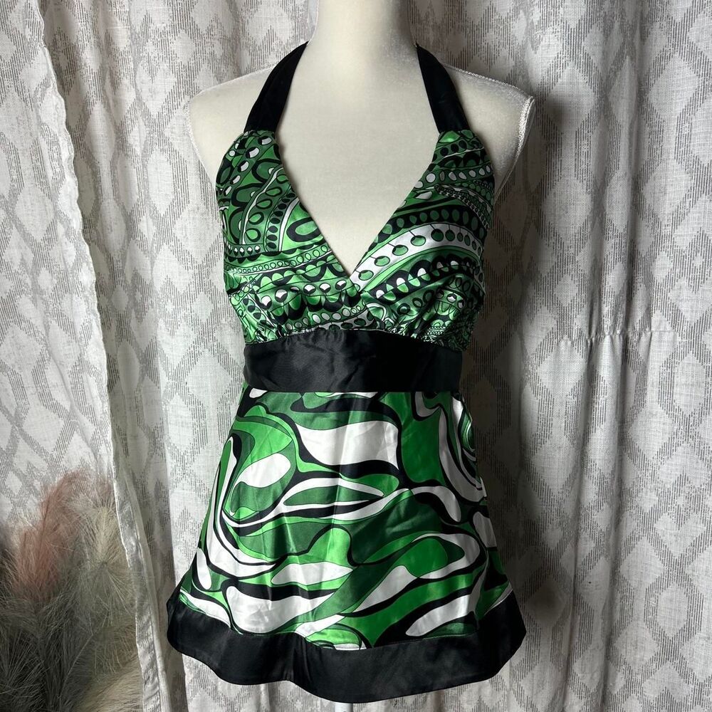 Violet and Claire Women's Green Crop-top